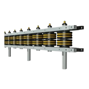 Barrera de rodillos Roll Defender para seguridad vial, con reflejantes ámbar, estructura de acero y rodillos giratorios para absorción de impactos.