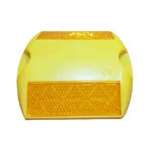 Vialeta C-90 Autoadherible de polímero con micro prismas ópticos – señalización vial resistente para carreteras, avenidas y control de tránsito nocturno.